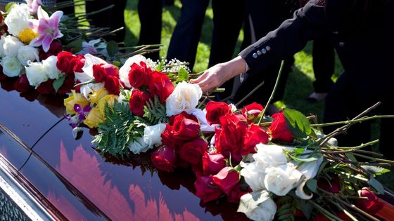 Why Flowers and Plants are Essential for Funerals